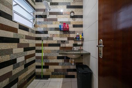 Casa de condomínio à venda com 75m², 2 quartos e 2 vagas Casa de condomínio à venda com 75m², 2 quartos e 2 vagasBanheiro da Suíte