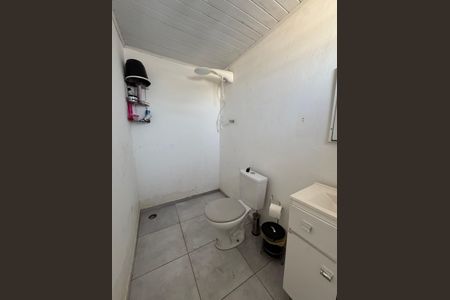 Casa à venda com 380m², 2 quartos e 2 vagasBanheiro 2