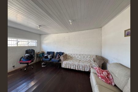 Casa à venda com 380m², 2 quartos e 2 vagasSala