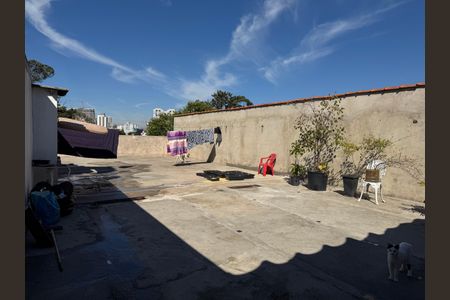 Casa à venda com 380m², 2 quartos e 2 vagasQuintal