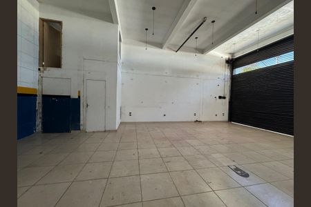Casa à venda com 380m², 2 quartos e 2 vagasSalão comercial