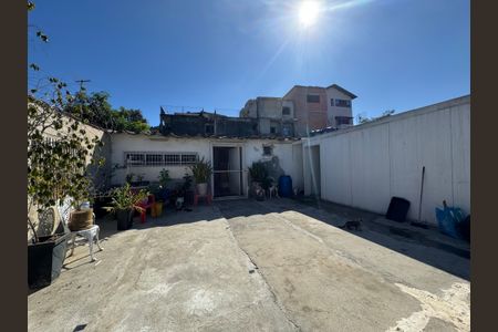 Casa à venda com 380m², 2 quartos e 2 vagasQuintal
