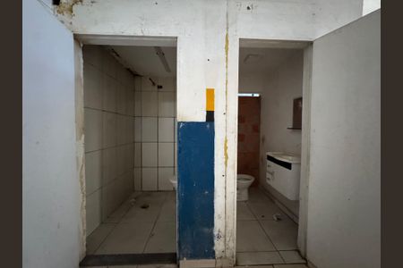 Casa à venda com 380m², 2 quartos e 2 vagasBanheiros Salão comercial
