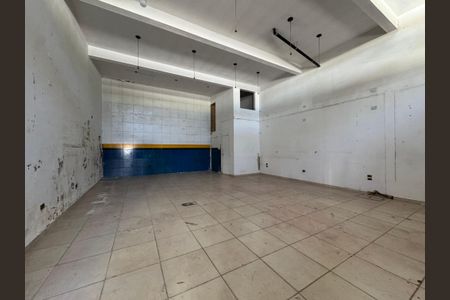 Casa à venda com 380m², 2 quartos e 2 vagasSalão comercial