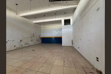 Casa à venda com 380m², 2 quartos e 2 vagasSalão comercial