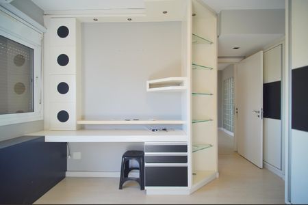 Apartamento à venda com 144m², 2 quartos e 3 vagasSuíte 2