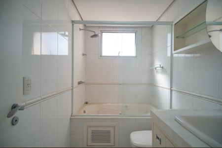 Apartamento à venda com 144m², 2 quartos e 3 vagasBanheiro da Suíte 1