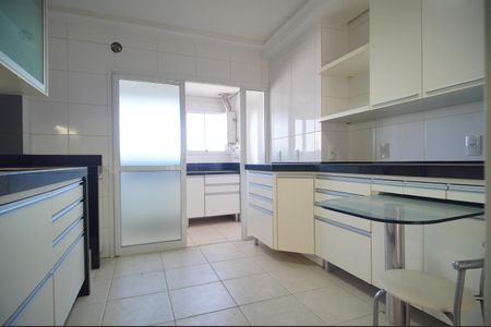 Apartamento à venda com 144m², 2 quartos e 3 vagasCozinha