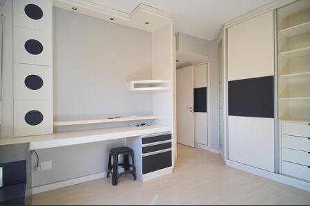 Apartamento à venda com 144m², 2 quartos e 3 vagasSuíte 2