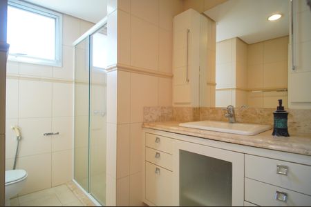 Apartamento à venda com 144m², 2 quartos e 3 vagasBanheiro da Suíte 2