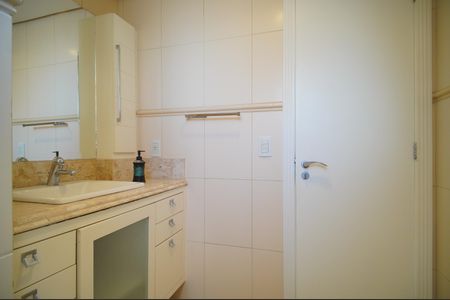 Apartamento à venda com 144m², 2 quartos e 3 vagasBanheiro da Suíte 2