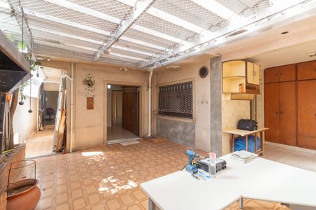 Casa para alugar com 120m², 2 quartos e 1 vagaÁrea de Serviço - Quintal