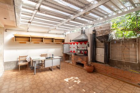 Casa para alugar com 120m², 2 quartos e 1 vagaÁrea de Serviço - Quintal