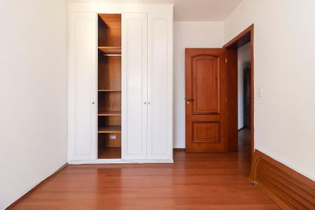 Apartamento à venda com 192m², 4 quartos e 3 vagas Apartamento à venda com 192m², 4 quartos e 3 vagasSuíte 3