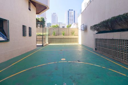 Apartamento à venda com 192m², 4 quartos e 3 vagas Apartamento à venda com 192m², 4 quartos e 3 vagasQuadra Esportiva