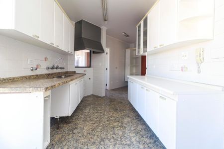 Apartamento à venda com 192m², 4 quartos e 3 vagas Apartamento à venda com 192m², 4 quartos e 3 vagasCozinha