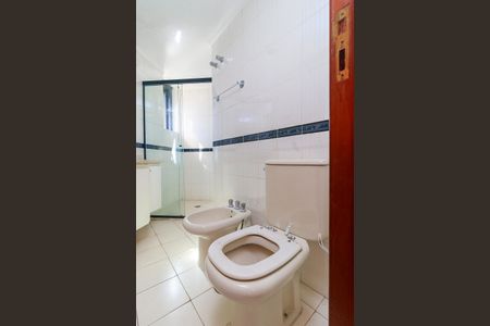 Apartamento à venda com 192m², 4 quartos e 3 vagas Apartamento à venda com 192m², 4 quartos e 3 vagasSuíte 2 - Banheiro