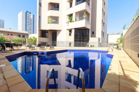 Apartamento à venda com 192m², 4 quartos e 3 vagas Apartamento à venda com 192m², 4 quartos e 3 vagasPiscina