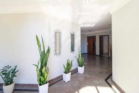 Apartamento à venda com 192m², 4 quartos e 3 vagas Apartamento à venda com 192m², 4 quartos e 3 vagasHall Social