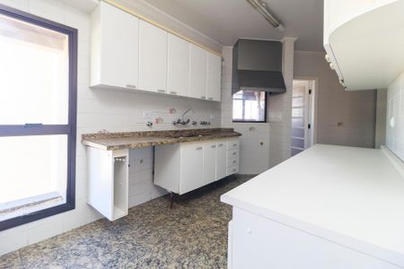 Apartamento à venda com 192m², 4 quartos e 3 vagas Apartamento à venda com 192m², 4 quartos e 3 vagasCozinha