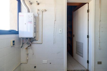 Apartamento à venda com 192m², 4 quartos e 3 vagas Apartamento à venda com 192m², 4 quartos e 3 vagasÁrea de Serviço