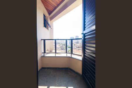 Apartamento à venda com 192m², 4 quartos e 3 vagas Apartamento à venda com 192m², 4 quartos e 3 vagasSuíte 3 - Varanda