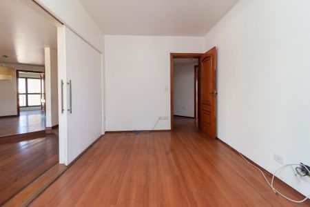 Apartamento à venda com 192m², 4 quartos e 3 vagas Apartamento à venda com 192m², 4 quartos e 3 vagasEscritório