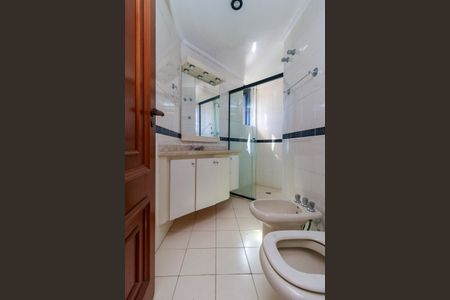 Apartamento à venda com 192m², 4 quartos e 3 vagas Apartamento à venda com 192m², 4 quartos e 3 vagasSuíte 2 - Banheiro