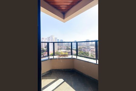 Apartamento à venda com 192m², 4 quartos e 3 vagas Apartamento à venda com 192m², 4 quartos e 3 vagasSuíte 1 - Varanda