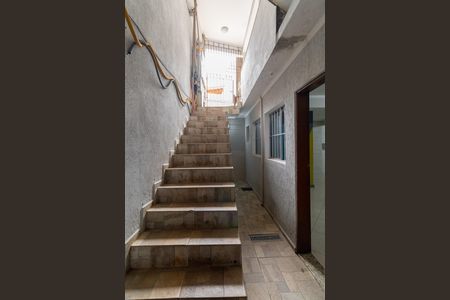 Casa para alugar com 83m², 2 quartos e sem vaga Casa para alugar com 83m², 2 quartos e sem vagaEscada Entrada