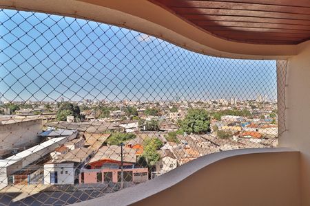 Sacada de apartamento para alugar com 3 quartos, 80m² em Presidente Roosevelt, Uberlândia