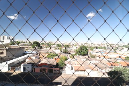Vista do Quarto 1 de apartamento para alugar com 3 quartos, 80m² em Presidente Roosevelt, Uberlândia