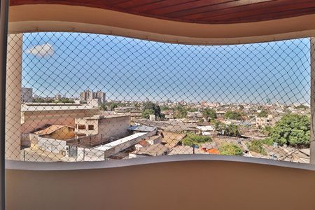 Sacada de apartamento para alugar com 3 quartos, 80m² em Presidente Roosevelt, Uberlândia