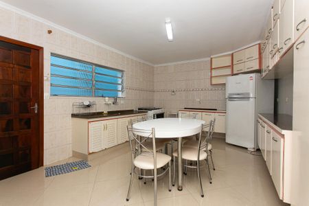 Casa para alugar com 271m², 3 quartos e 2 vagasCozinha