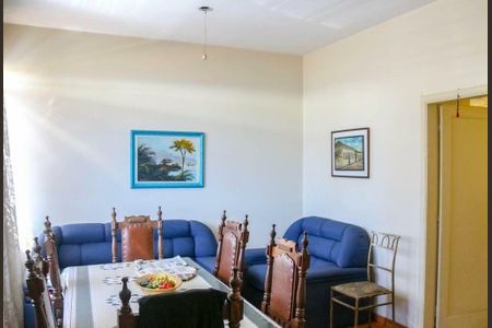 Casa à venda com 214m², 4 quartos e 2 vagas Casa à venda com 214m², 4 quartos e 2 vagasSala