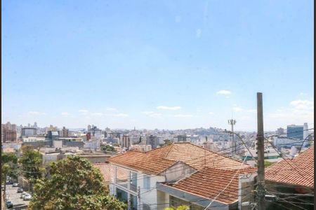 Casa à venda com 214m², 4 quartos e 2 vagas Casa à venda com 214m², 4 quartos e 2 vagasVista
