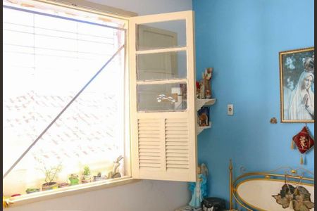 Casa à venda com 214m², 4 quartos e 2 vagas Casa à venda com 214m², 4 quartos e 2 vagasQuarto