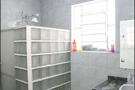Casa à venda com 214m², 4 quartos e 2 vagas Casa à venda com 214m², 4 quartos e 2 vagasBanheiro