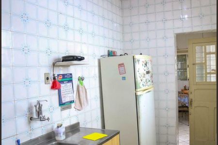 Casa à venda com 214m², 4 quartos e 2 vagas Casa à venda com 214m², 4 quartos e 2 vagasCozinha
