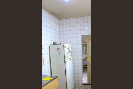 Casa à venda com 214m², 4 quartos e 2 vagas Casa à venda com 214m², 4 quartos e 2 vagasCozinha