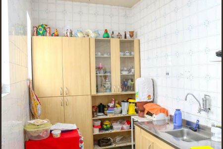 Casa à venda com 214m², 4 quartos e 2 vagas Casa à venda com 214m², 4 quartos e 2 vagasCozinha