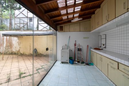 Casa de condomínio à venda com 450m², 5 quartos e 6 vagasArea de Serviço 