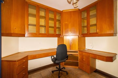 Casa de condomínio à venda com 450m², 5 quartos e 6 vagasQuarto 5