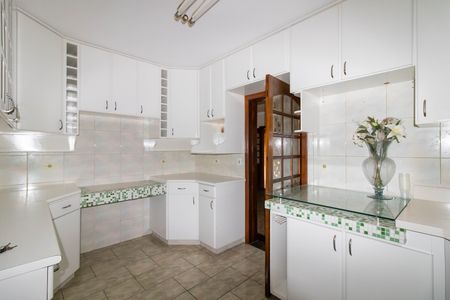 Casa de condomínio à venda com 450m², 5 quartos e 6 vagasCozinha
