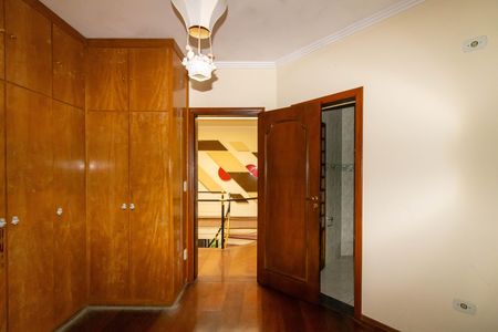 Casa de condomínio à venda com 450m², 5 quartos e 6 vagasSuíte 2