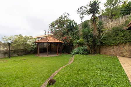 Casa de condomínio à venda com 450m², 5 quartos e 6 vagasArea Externa