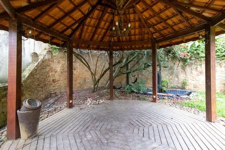 Casa de condomínio à venda com 450m², 5 quartos e 6 vagasArea Externa