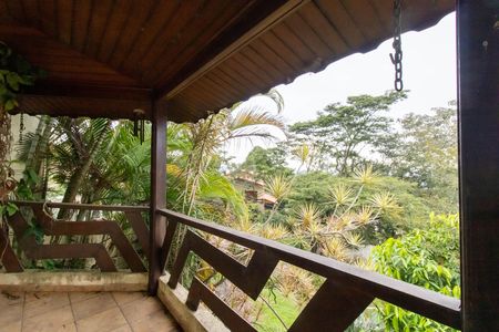Casa de condomínio à venda com 450m², 5 quartos e 6 vagasSacada do Quarto 5