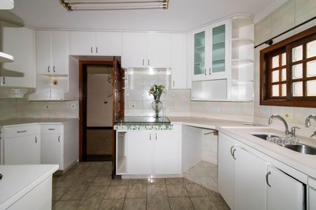 Casa de condomínio à venda com 450m², 5 quartos e 6 vagasCozinha