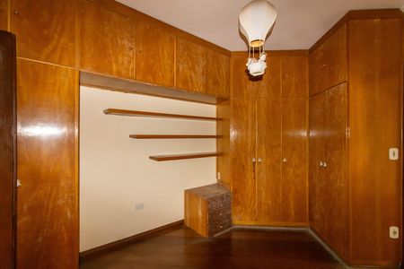 Casa de condomínio à venda com 450m², 5 quartos e 6 vagasSuíte 2